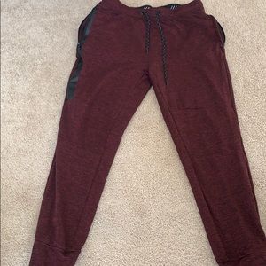 American Eagle Maroon Joggers Size Medium